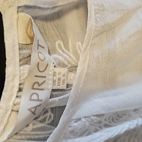 APRICOT BLOUSE - Picture 3 of 6